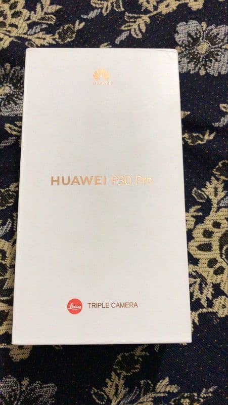 Huawei p30 pro 8gb Ram ,256gb storage 7