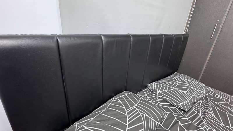 Hight Quality Bed Without Side Tables 1