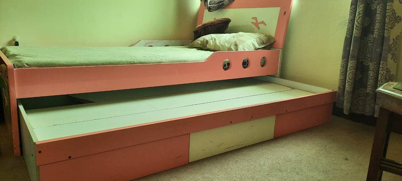 Modern single bed 0