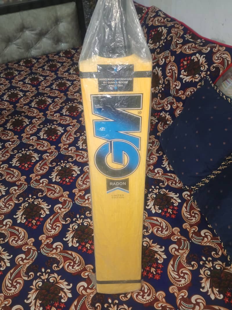 bat for sale condition 10/10 use he nhi howa 5