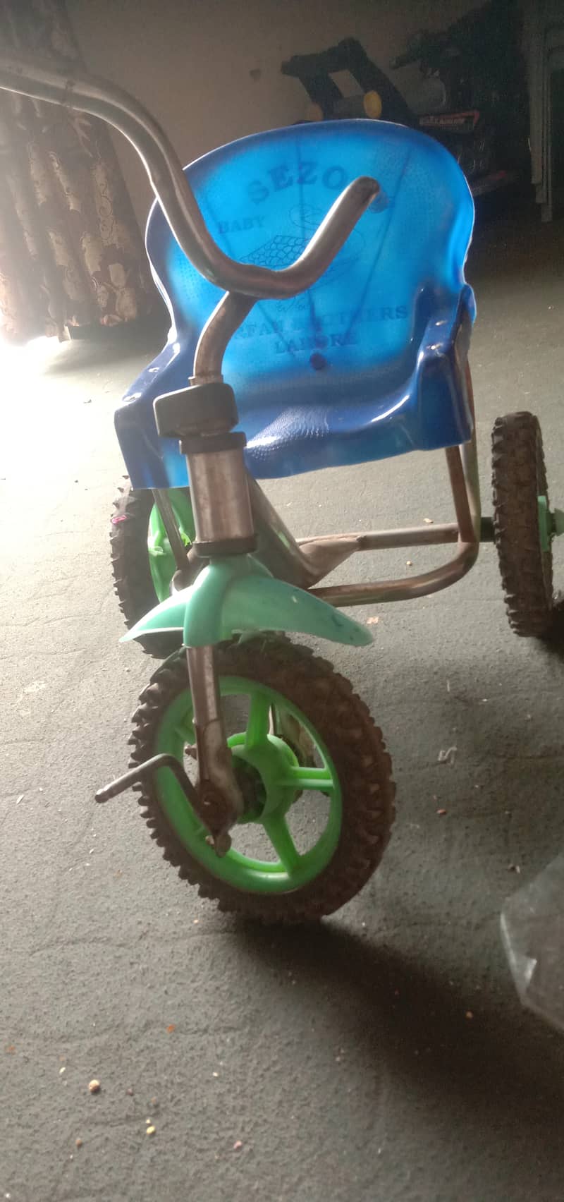 Sport car and bicycle for sale 0