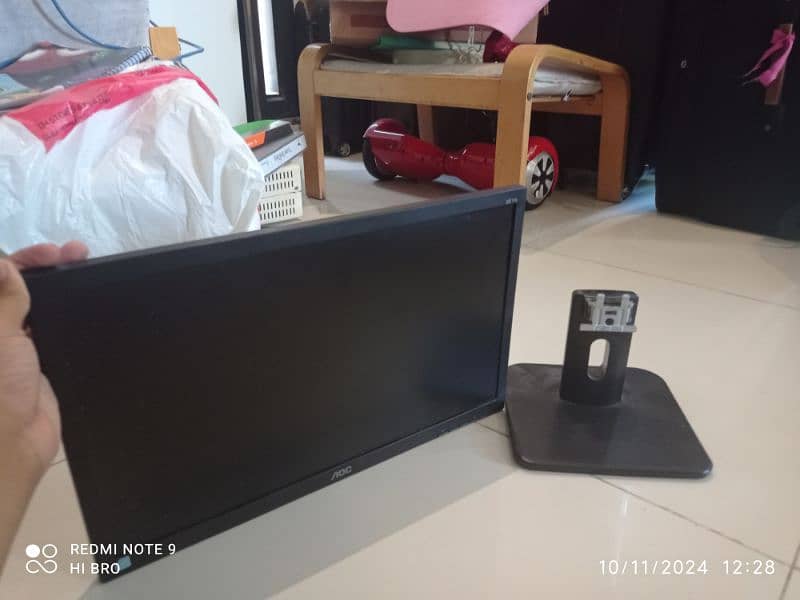 AOC Monitor 3