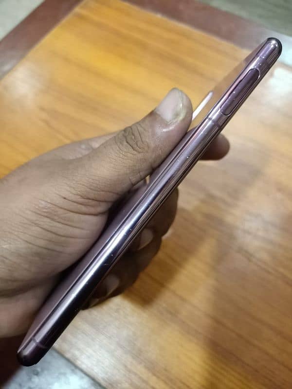 Sony Xperia 5 mark 2 8/128 GB NON PTA 4