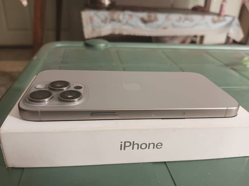 Iphone 15 pro max Natural Titanium 5