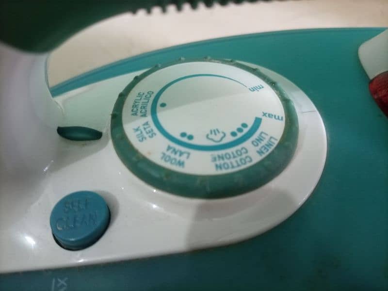 Steam Iron 5