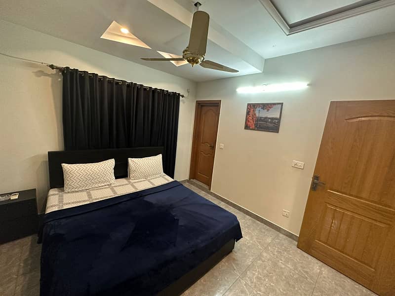 Perday and weekly basis 2 bed luxury apartments available on rent 12