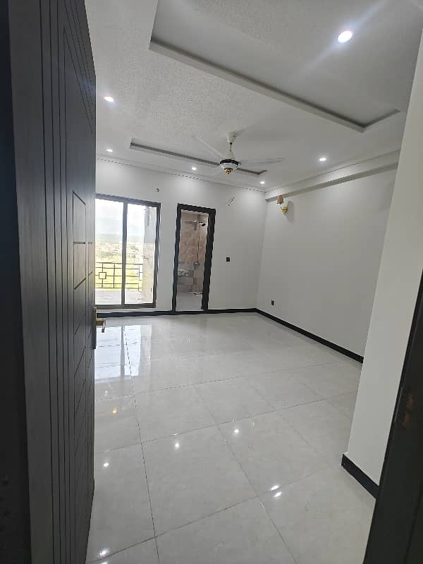 Madina Tower E-11 Near To F -11 Margalla Road 2 Bed Brand New Flat 3