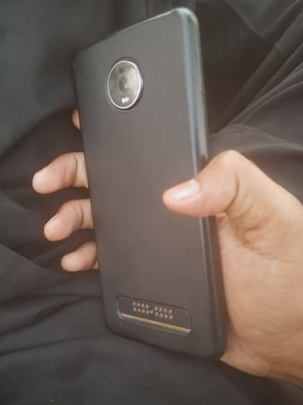 moto z4 2