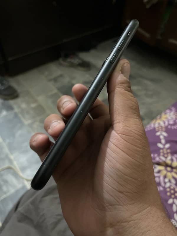 iphone XR 64  black 2