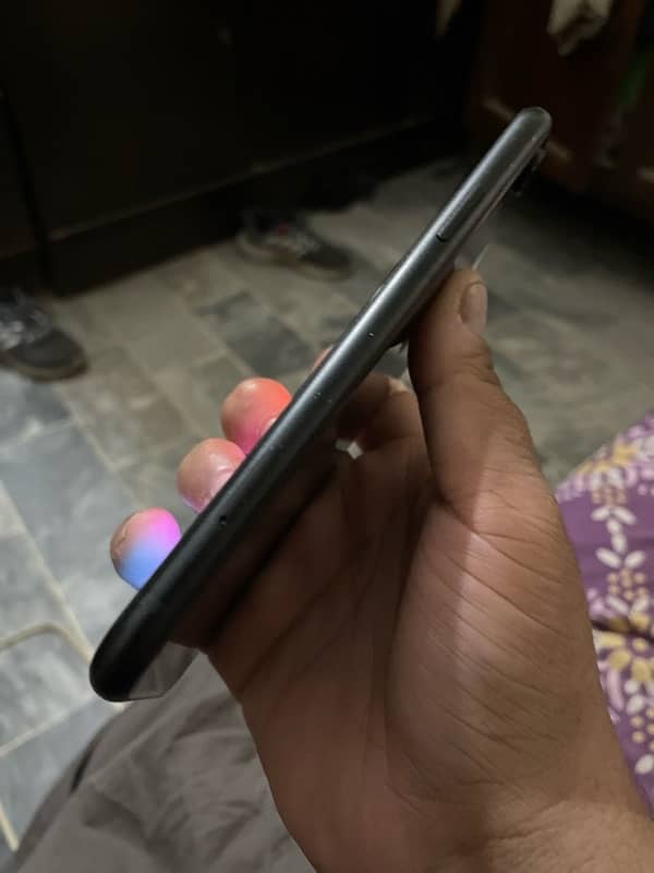 iphone XR 64  black 3