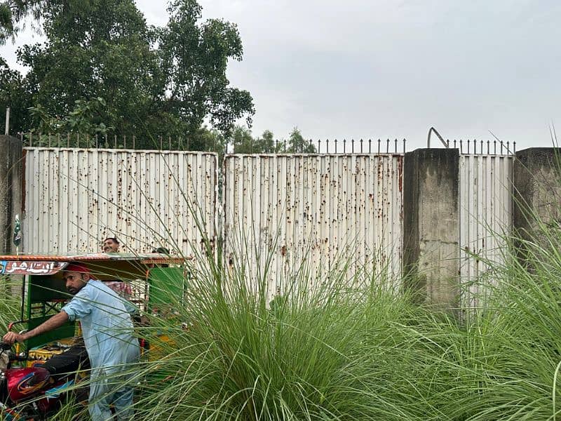 Iron Main Gate for wherehouse or factory 1