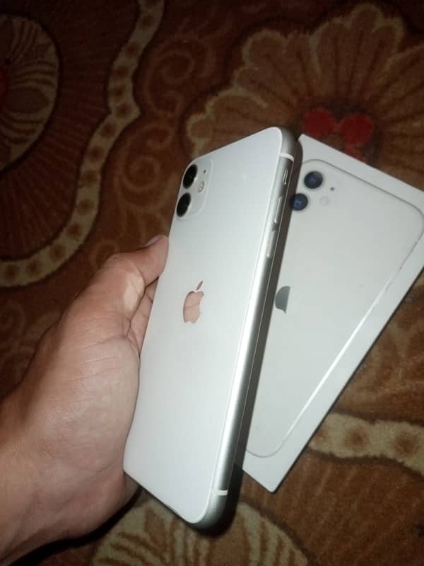 iphone 11 with box 0