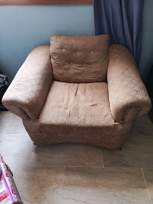 5 seater sofa set good condition me hai 1