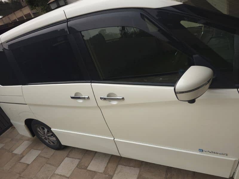 Nissan SERENA 2019 1