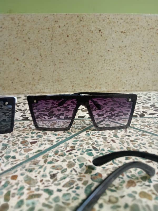 Hole sale rate sunglasses available quantity 5