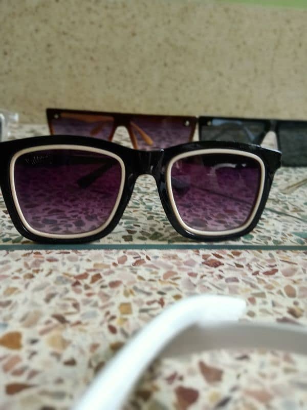 Hole sale rate sunglasses available quantity 8