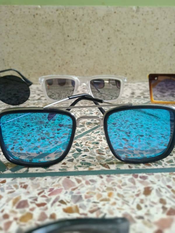 Hole sale rate sunglasses available quantity 9