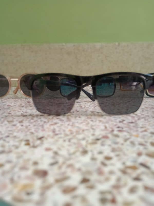 Hole sale rate sunglasses available quantity 11