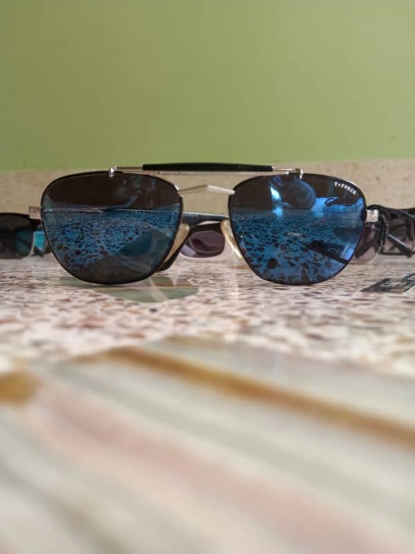 Hole sale rate sunglasses available quantity 16