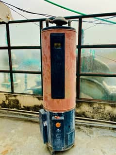 Nasgas 35 gallon Gas + Electric Geyser for sale in working Condition