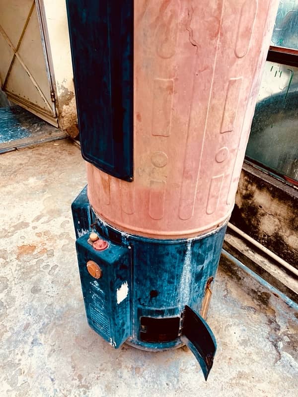 Nasgas 35 gallon Gas + Electric Geyser for sale in working Condition 3