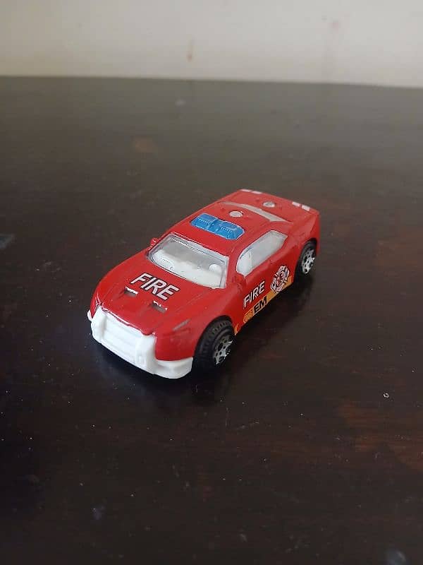 Set of toy cars (4) 4