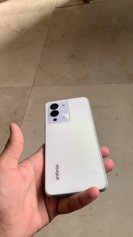 infinix note 12 with box and charger 0