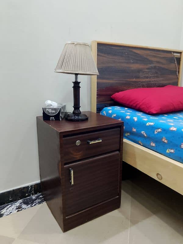 New Single Bed+Side table+Lamp For Sale 6