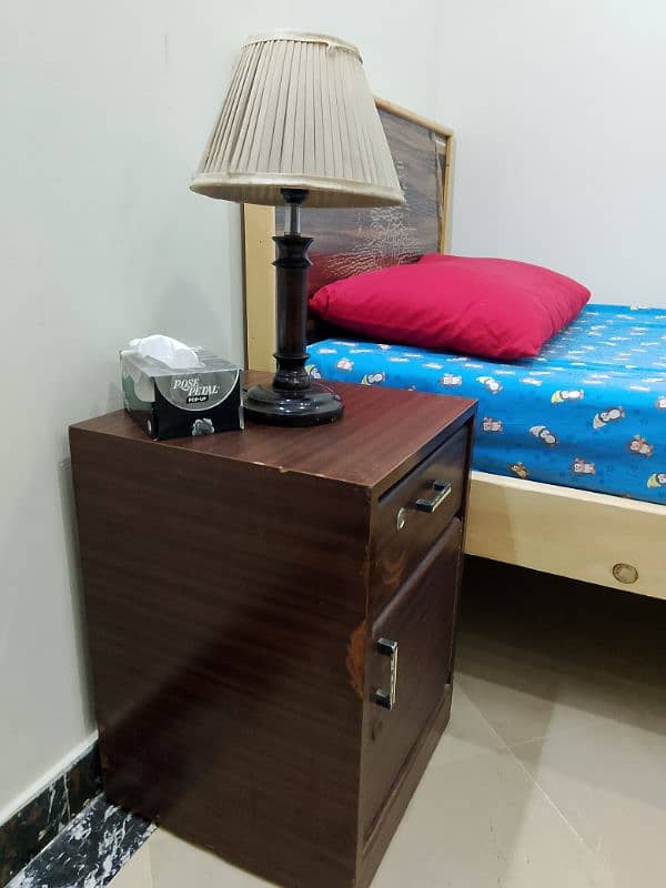 New Single Bed+Side table+Lamp For Sale 7