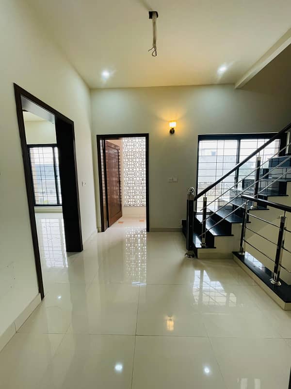 10 MARLA NEAR TO PARK HOUSE AVAILABLE FOR SALE 6