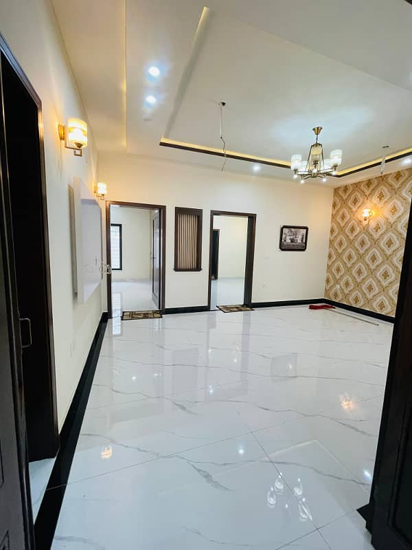 10 MARLA NEAR TO PARK HOUSE AVAILABLE FOR SALE 17