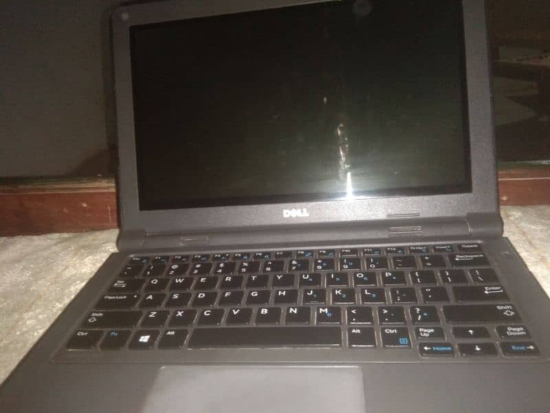 Dell Laptop 3