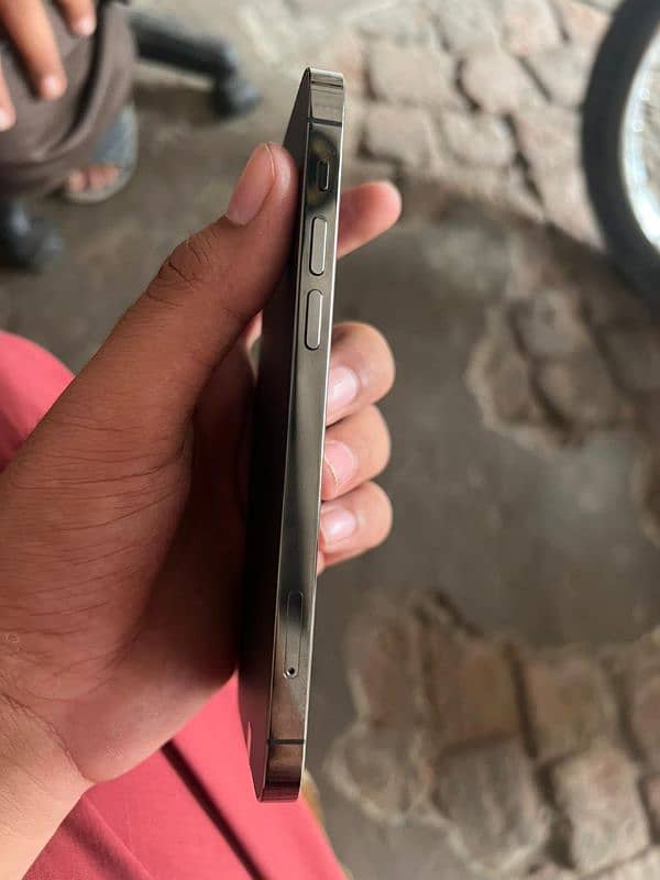 I phone 12 pro 256 gb non pta approved 10/10 condition 4