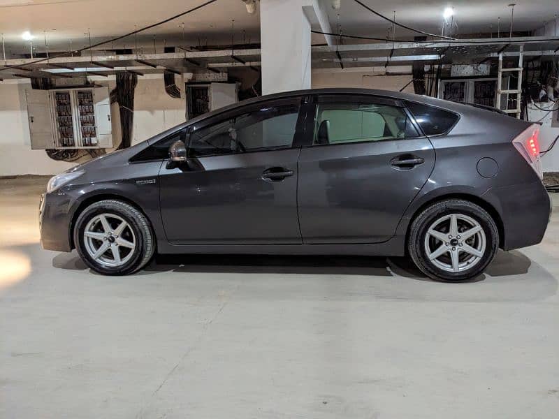 Toyota Prius 2011 8