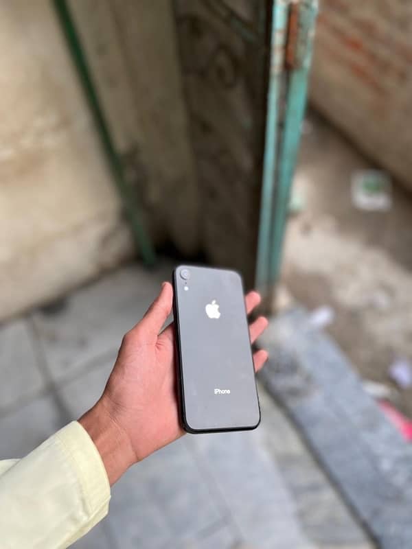 iPhone XR 64gb urgent sale 0