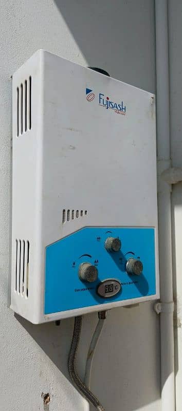 LPG Instant  Geyser 3