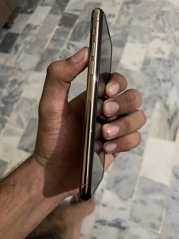 IPHONE XS LLA 6