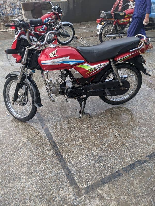 Honda CD 70 Dream genuine condition Lahore no 4