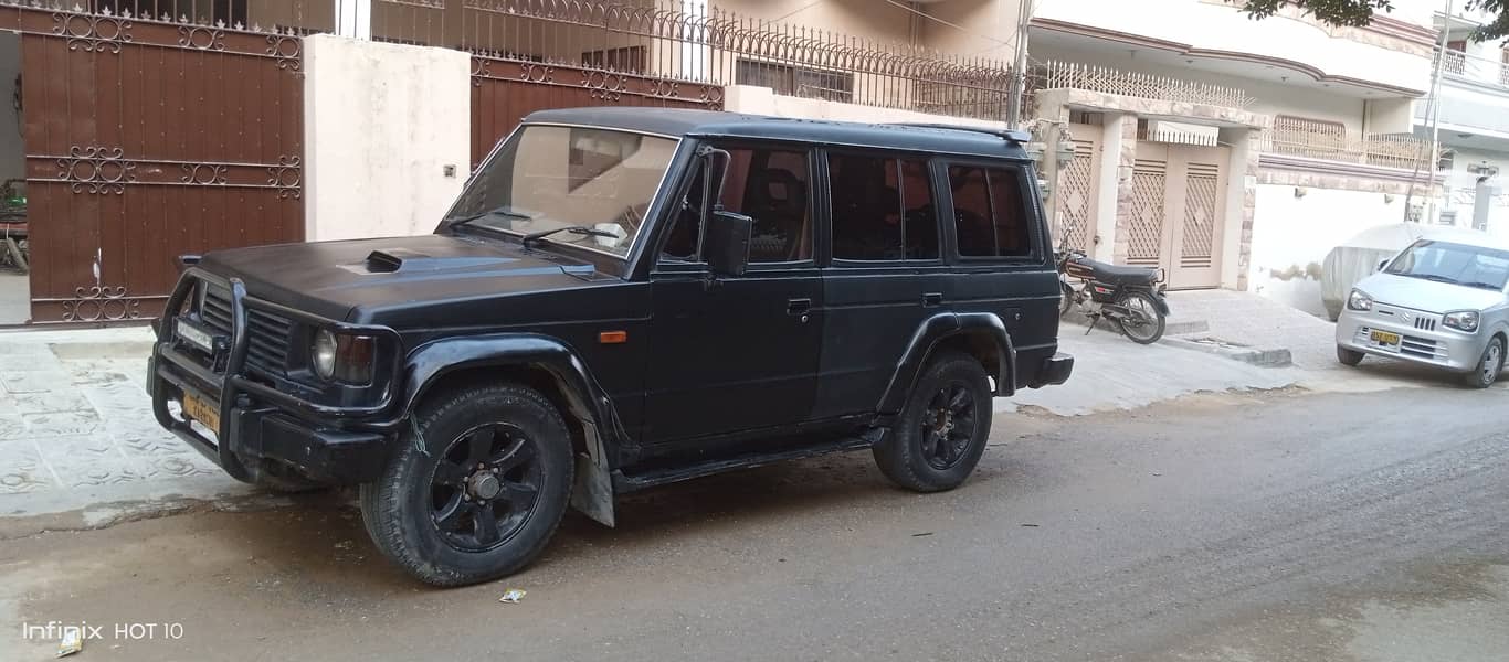 Mitsubishi Pajero 1989 Exceed 2.5 0