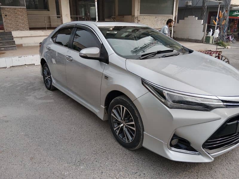 Toyota Altis Grande 2018 4