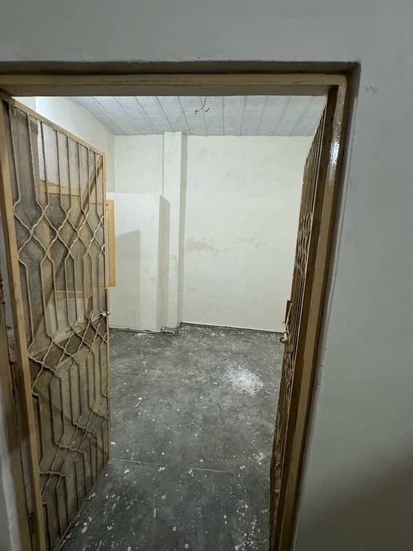 5 Marla independent portion available for rent in saddar cantt Lahore 3