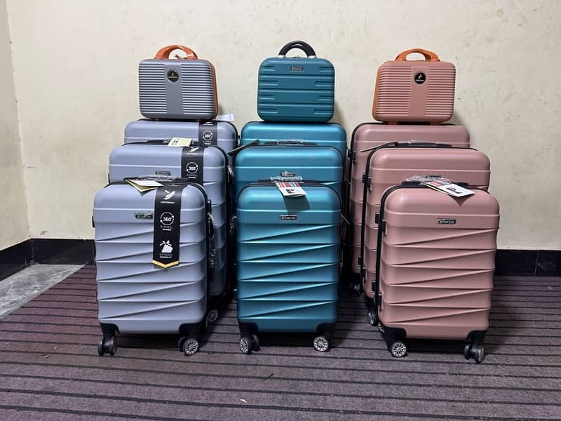 Luggage bags/ travel suitcases/ trolley bags/ travel trolley/ attachi 1