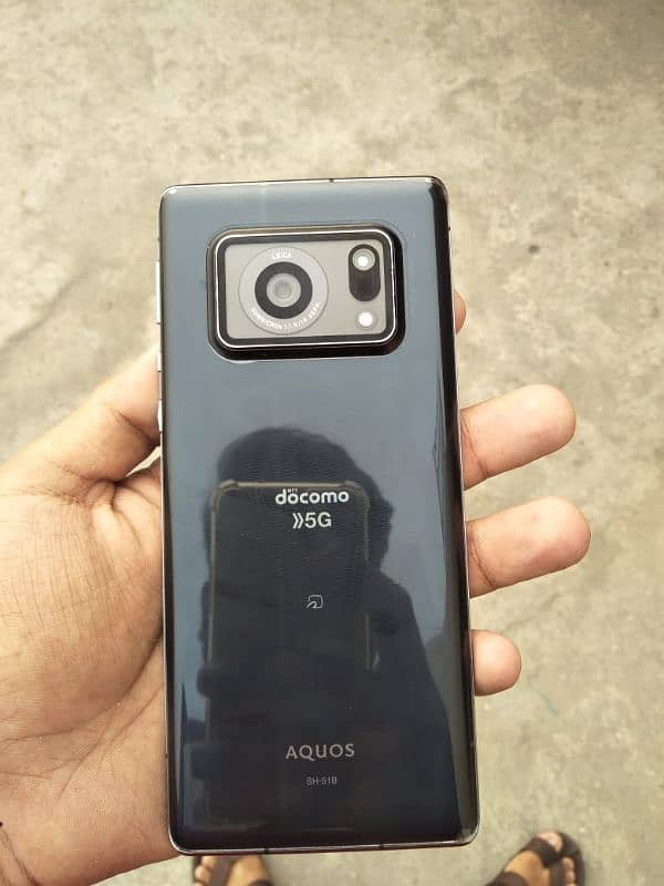 Aquos R6 With Cooling Fan And New Teyp C Cable 2