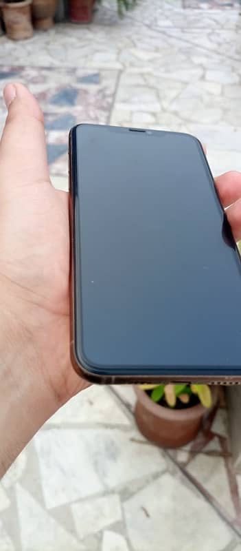 iPhone 11pro max 256gb non pta 4