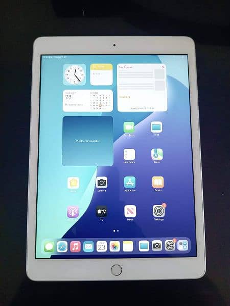 ipad 8th generation 256GB 2