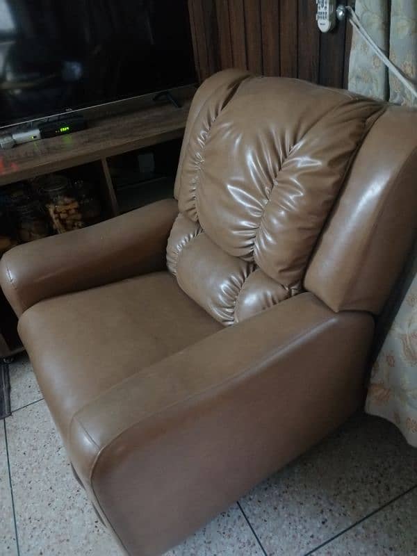 Dimond King Glider Recliner Brand new condition 1