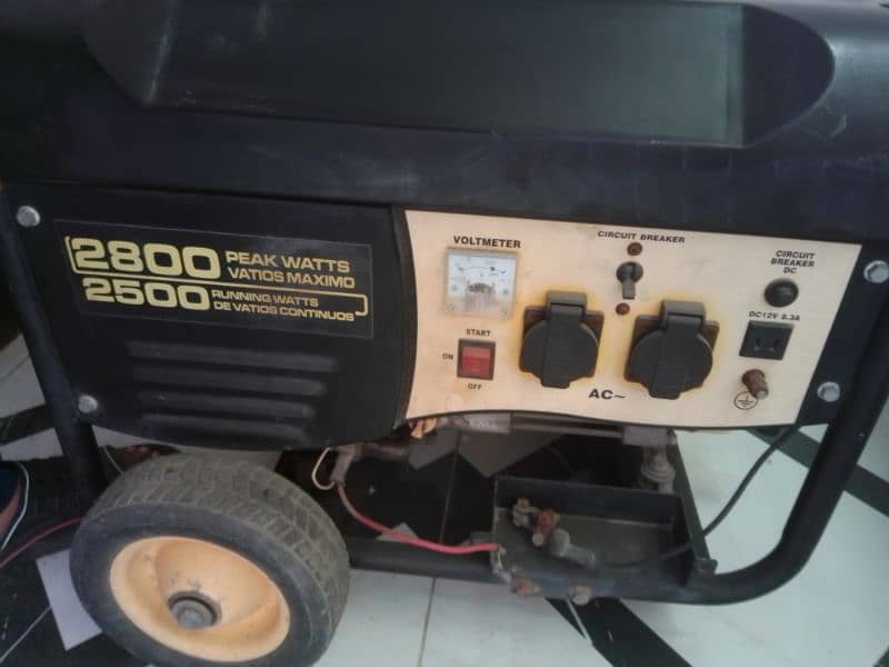 Champion 2800 Watt Petrol & GAS Generator 1