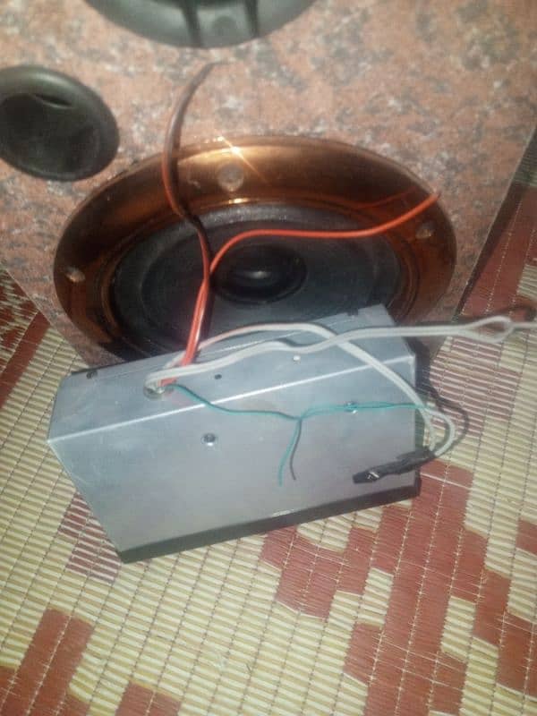 Speaker + Mp3 + Remote + AUX cable 7