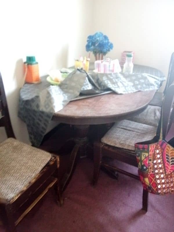 Dining table with 5 chairs 1