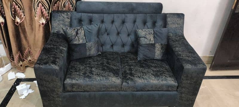 6 Seater Brand New condition Sofa 2